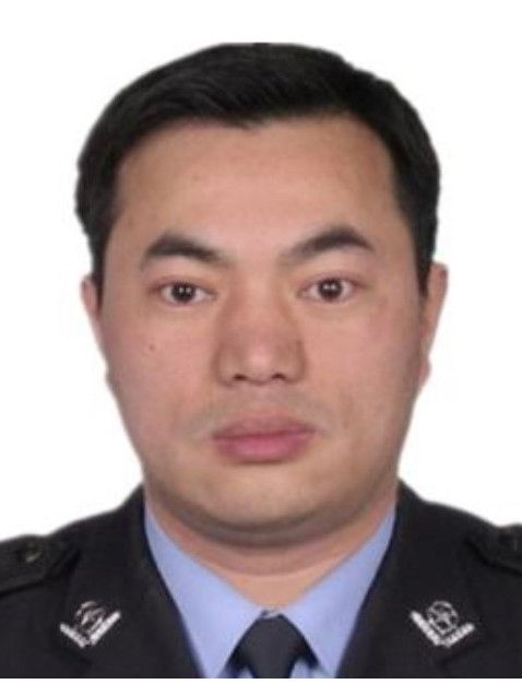 秦浪(浙江省溫州市公安局龍灣區分局黨委委員、四級高級警長) 秦浪(浙江省溫州市公安局龍灣區分局黨委委員、四級高級警長)