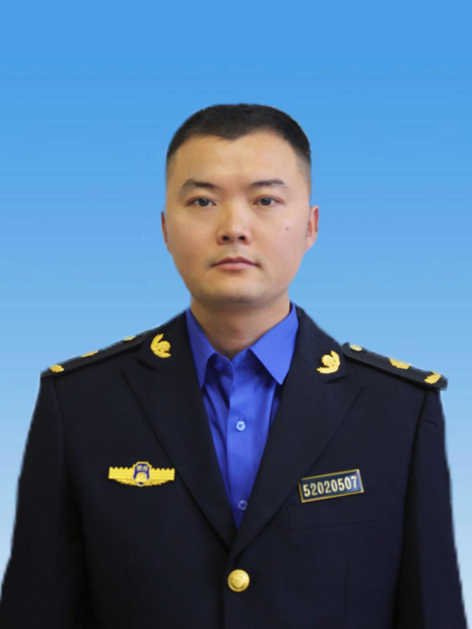 謝小軍(貴州省遵義市紅花崗區綜合行政執法局副局長、三級主任科員) 謝小軍(貴州省遵義市紅花崗區綜合行政執法局副局長、三級主任科員)