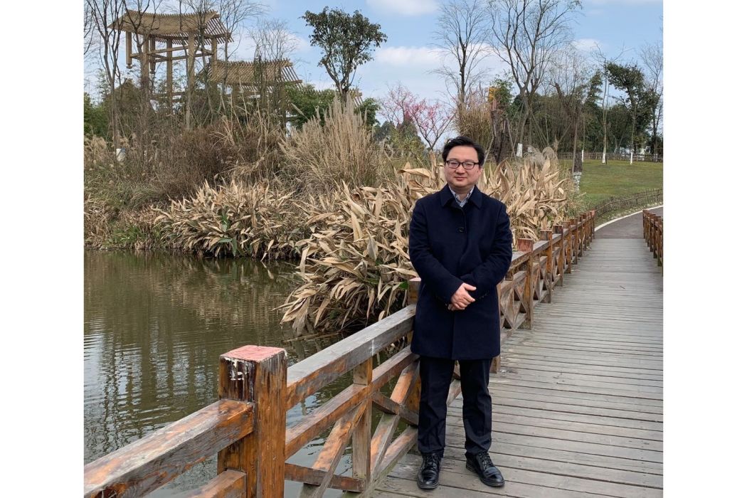 張洪松(四川大學馬克思主義學院教授) 張洪松(四川大學馬克思主義學院教授)