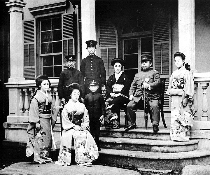 1920年久邇宮邦彥王一家的合影