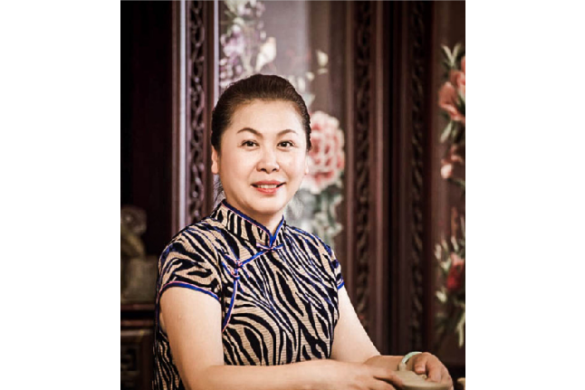 黃國慶(湖北省美容化妝品業商會會長) 黃國慶(湖北省美容化妝品業商會會長)
