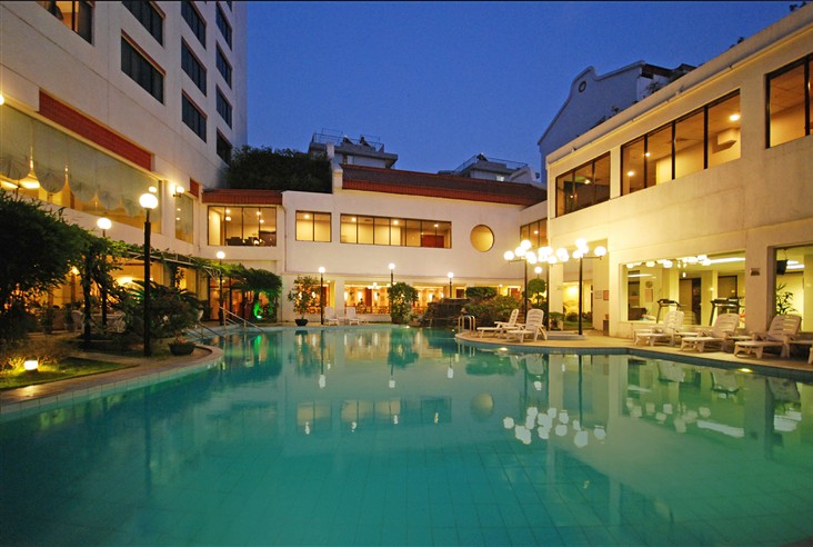 酒店露天游泳池