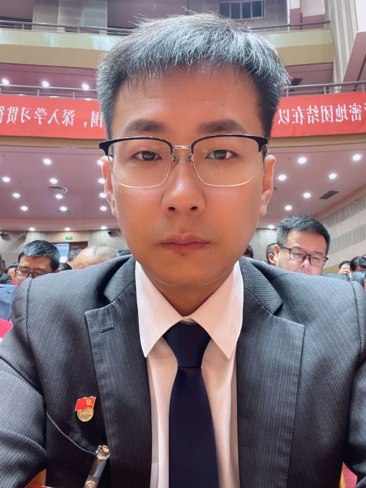 趙敏(吉林大學重慶研究院黨支部書記、執行院長) 趙敏(吉林大學重慶研究院黨支部書記、執行院長)