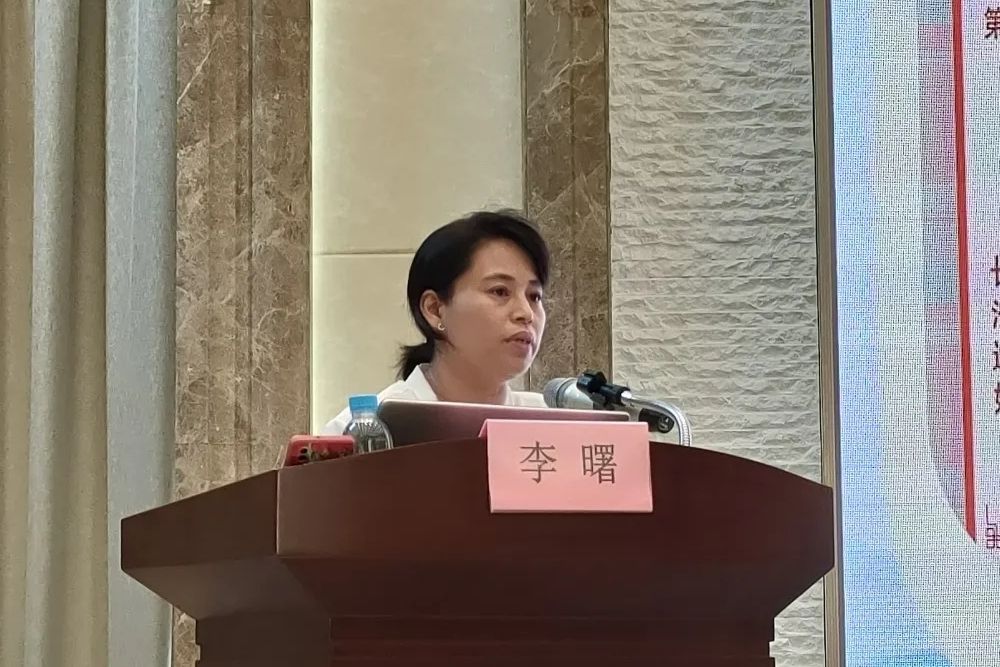李曙(泉州市婦聯黨組成員、副主席) 李曙(泉州市婦聯黨組成員、副主席)