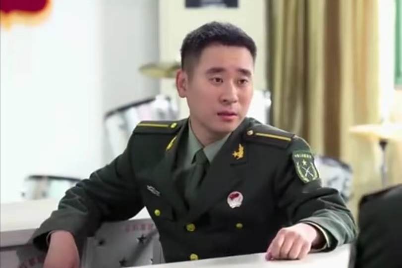 尹東(《青春集結號》中的角色) 尹東(《青春集結號》中的角色)