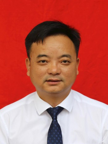 陳志軍(廣信區田墩鎮黨委副書記、鎮長) 陳志軍(廣信區田墩鎮黨委副書記、鎮長)