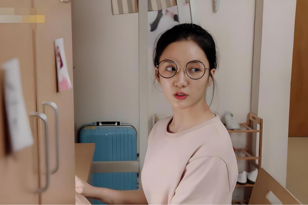 李慧君(青春校園勵志劇《你好,對方辯友》中的女配角) 李慧君(青春校園勵志劇《你好,對方辯友》中的女配角)