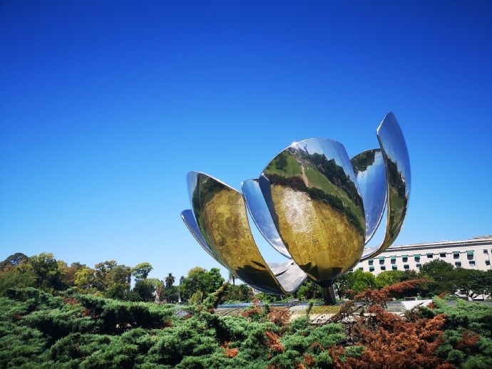 花之魂(阿根廷布宜諾斯艾利斯市境內建築物) 花之魂(阿根廷布宜諾斯艾利斯市境內建築物)