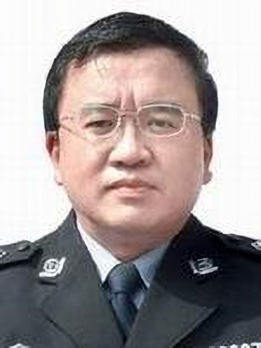 李永前(貴陽市公安交通管理局黨委委員、總工程師) 李永前(貴陽市公安交通管理局黨委委員、總工程師)
