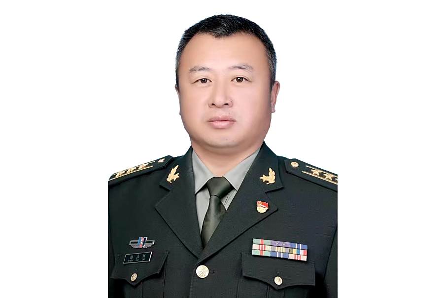 陳在林(內蒙古自治區東烏珠穆沁旗委常委、人民武裝部政治委員)