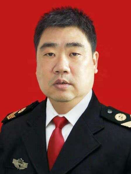 曾志傑(珠暉區市場監督管理局局長、局黨委書記) 曾志傑(珠暉區市場監督管理局局長、局黨委書記)