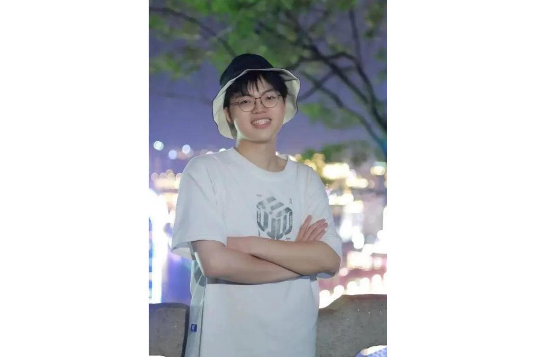 李佳倍 李佳倍