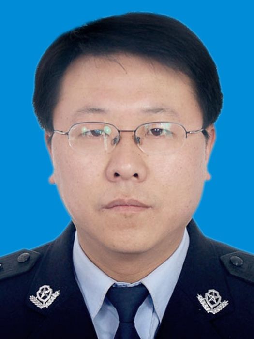劉亮(山西省晉中市左權縣公安局黨委委員、常務副局長,四級高級警長) 劉亮(山西省晉中市左權縣公安局黨委委員、常務副局長,四級高級警長)