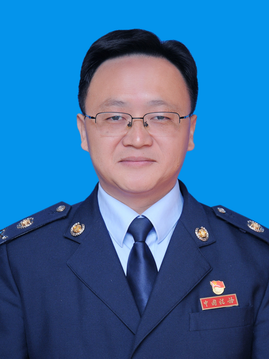 夏峰(貴州省獨山縣稅務局黨委委員、副局長) 夏峰(貴州省獨山縣稅務局黨委委員、副局長)