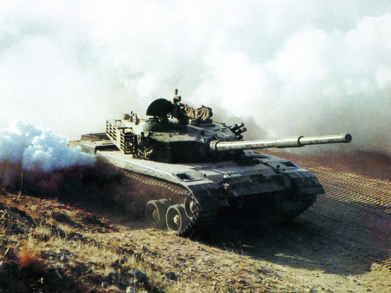 85-IIM坦克熱煙幕施放