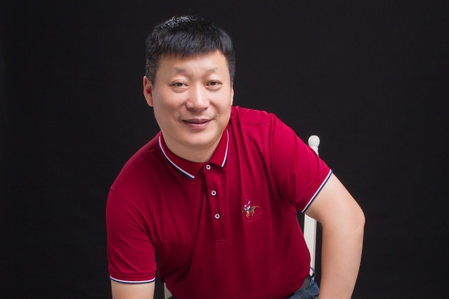 李光權(中國玉石雕刻藝術大師) 李光權(中國玉石雕刻藝術大師)