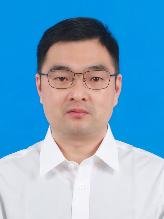 林楓(桐廬縣鐘山鄉黨委委員、人武部部長、四級調研員) 林楓(桐廬縣鐘山鄉黨委委員、人武部部長、四級調研員)