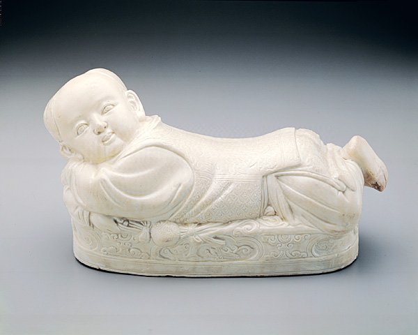白瓷嬰兒枕——北宋定窯