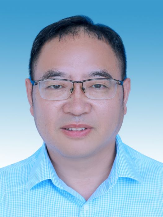 崔俊傑(重慶市萬州區金融工作辦公室黨組成員、副主任) 崔俊傑(重慶市萬州區金融工作辦公室黨組成員、副主任)