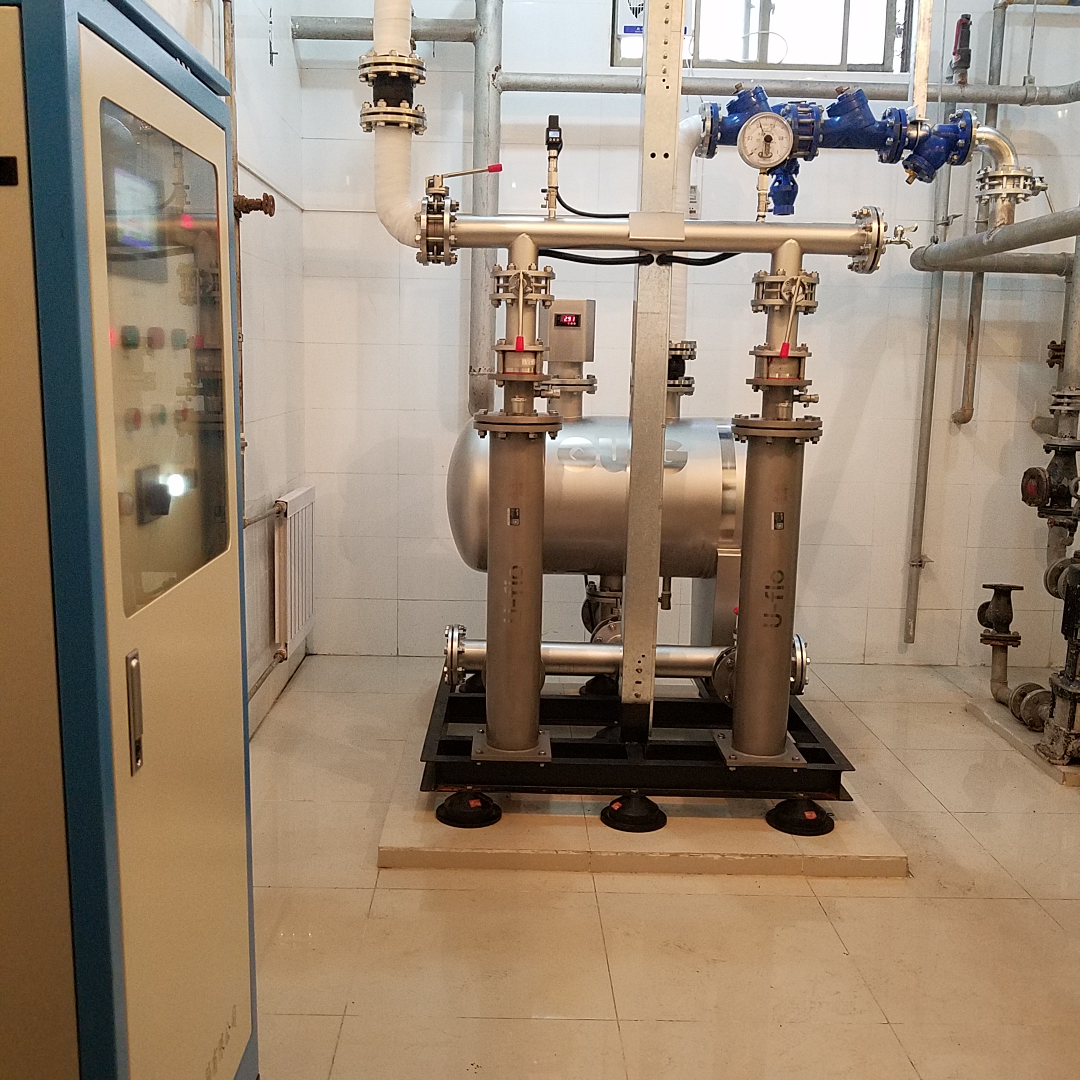 管中泵供水設備