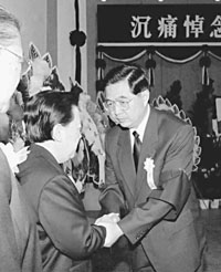 胡錦濤向耿飈夫人趙蘭香表示深切慰問。