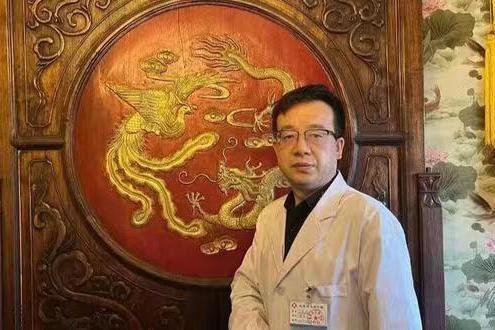 王世龍(澤元堂中醫診所醫師) 王世龍(澤元堂中醫診所醫師)