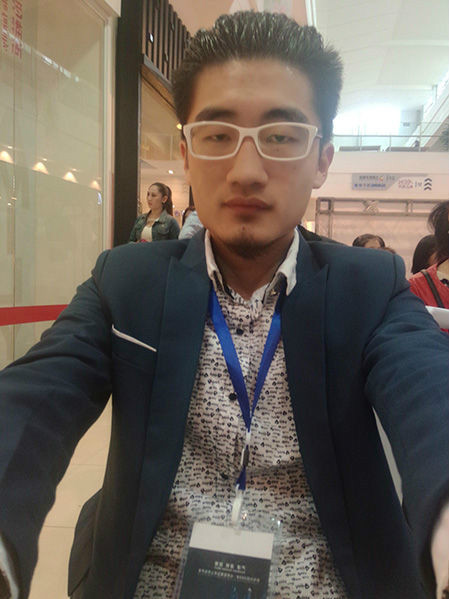 李雲浩(濟寧星雲文化傳媒有限公司董事長) 李雲浩(濟寧星雲文化傳媒有限公司董事長)