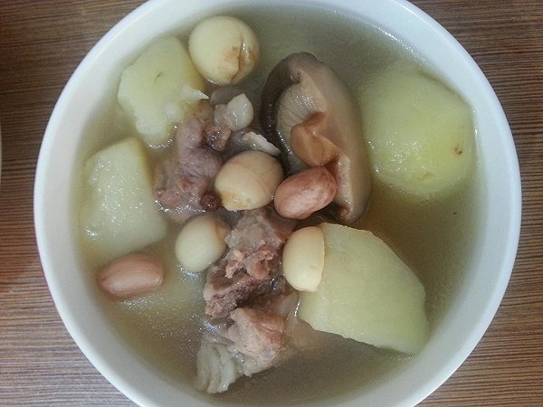 蓮子土豆排骨湯