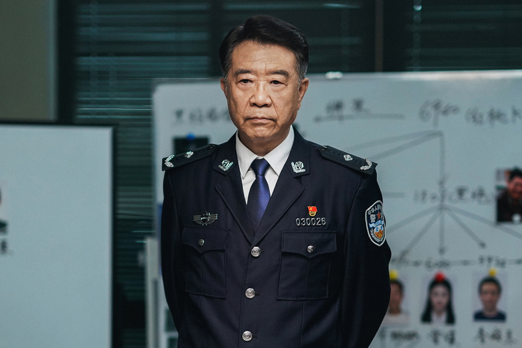 侯勇(電視劇《烏雲之上》中的角色) 侯勇(電視劇《烏雲之上》中的角色)