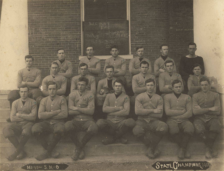 馬里昂軍事學院美式足球隊1912年州獲得州冠軍時的陣容