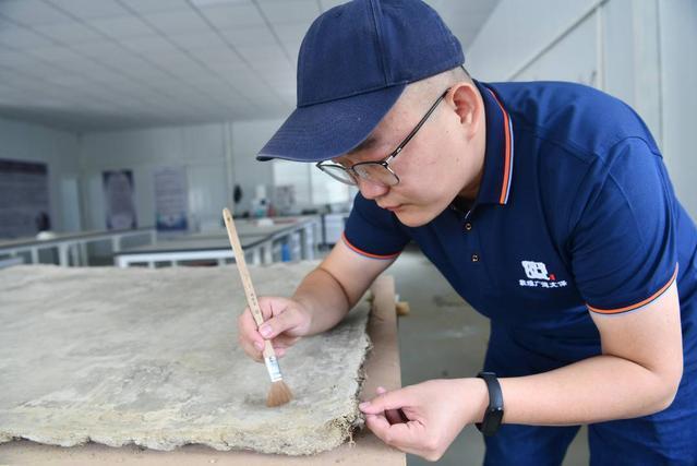 李曉洋(壁畫修復師) 李曉洋(壁畫修復師)