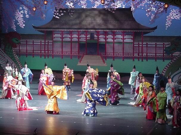 日本寶冢歌劇