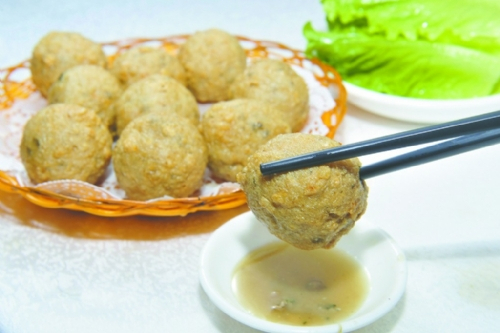 焦炸魚球 焦炸魚球