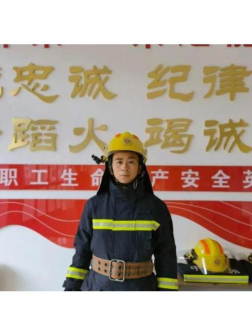 安鵬(山西省朔州市平朔救護消防應急救援中心礦山救援二中救援隊員) 安鵬(山西省朔州市平朔救護消防應急救援中心礦山救援二中救援隊員)