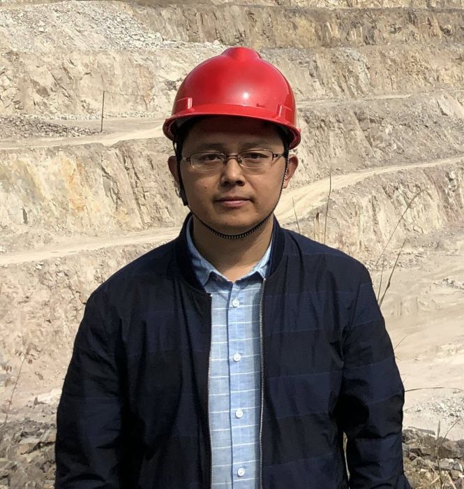 張伯虎(西南石油大學地球科學與技術學院教授) 張伯虎(西南石油大學地球科學與技術學院教授)