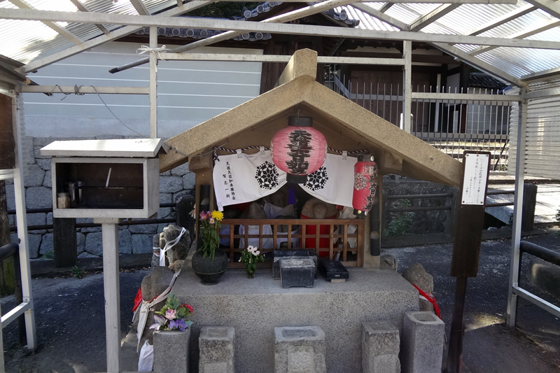 淫祠 淫祠