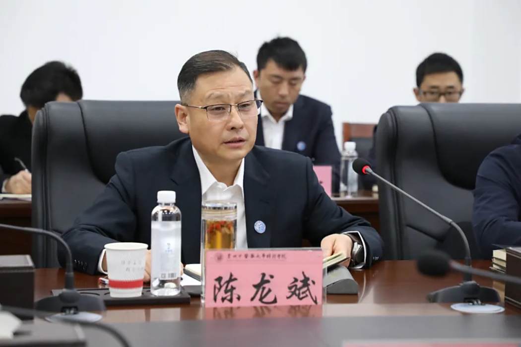 陳龍斌(貴州中醫藥大學時珍學院黨委書記) 陳龍斌(貴州中醫藥大學時珍學院黨委書記)