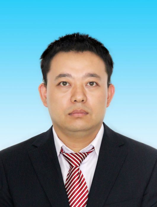 張永強(內蒙古自治區烏海市委政策研究室主任) 張永強(內蒙古自治區烏海市委政策研究室主任)