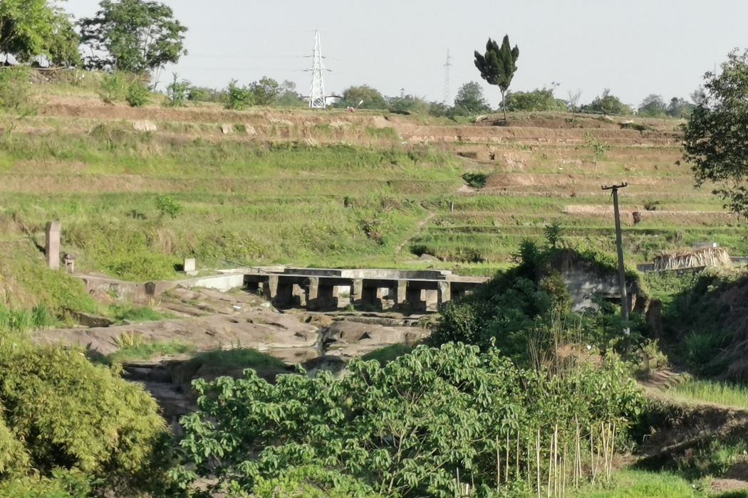 金龍橋(四川省瀘州市龍馬潭區雙加鎮顏坪村的一座橋樑) 金龍橋(四川省瀘州市龍馬潭區雙加鎮顏坪村的一座橋樑)