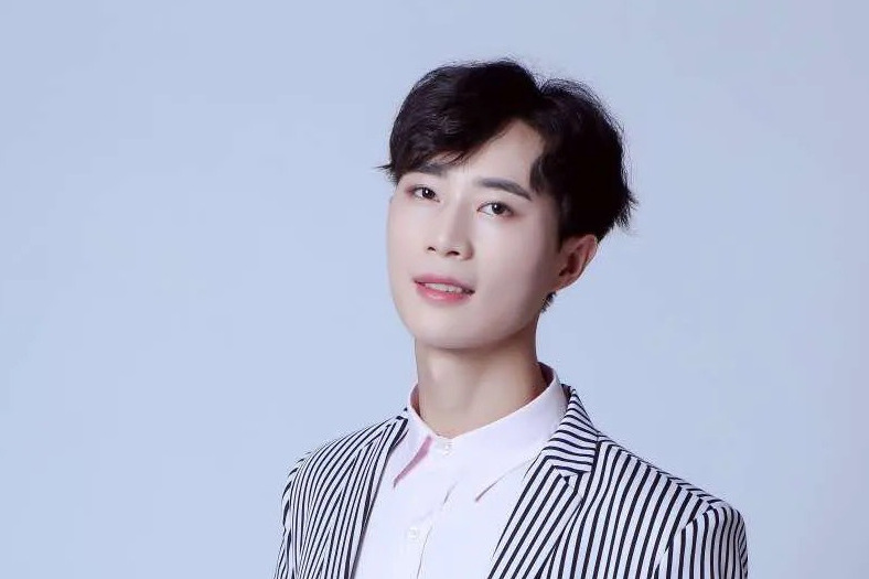 王文彬(舞蹈演員、鋼管舞教練) 王文彬(舞蹈演員、鋼管舞教練)