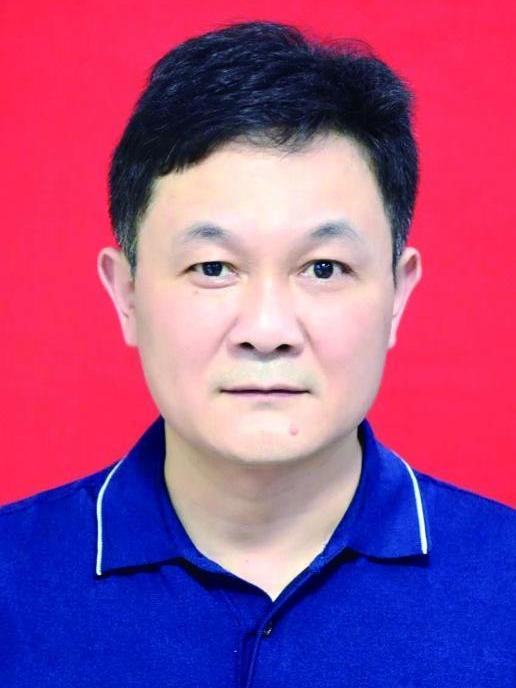 馮宇(湖南湘潭鋼鐵集團有限公司寬厚板廠首席技師) 馮宇(湖南湘潭鋼鐵集團有限公司寬厚板廠首席技師)