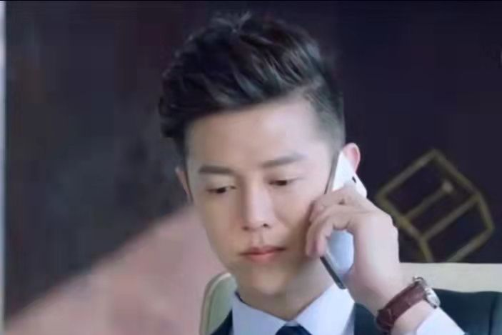 廖俊(《極光之戀》中的角色,由周凱文飾演) 廖俊(《極光之戀》中的角色,由周凱文飾演)