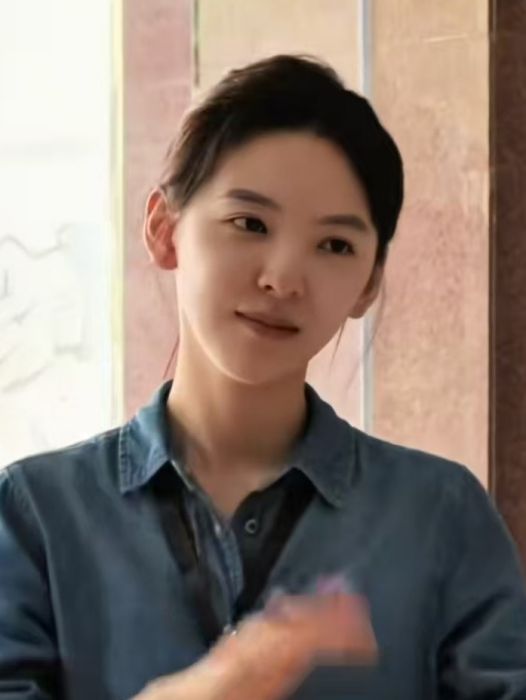 手語翻譯(電影《不說話的愛》中的聾人群體溝通橋樑角色) 手語翻譯(電影《不說話的愛》中的聾人群體溝通橋樑角色)