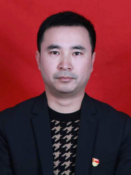 李小鵬(重慶市巫山縣官渡鎮宣傳委員) 李小鵬(重慶市巫山縣官渡鎮宣傳委員)