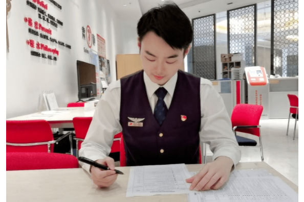 吳丹(首都航空西安乘務隊西安乘務二中隊乘務員) 吳丹(首都航空西安乘務隊西安乘務二中隊乘務員)