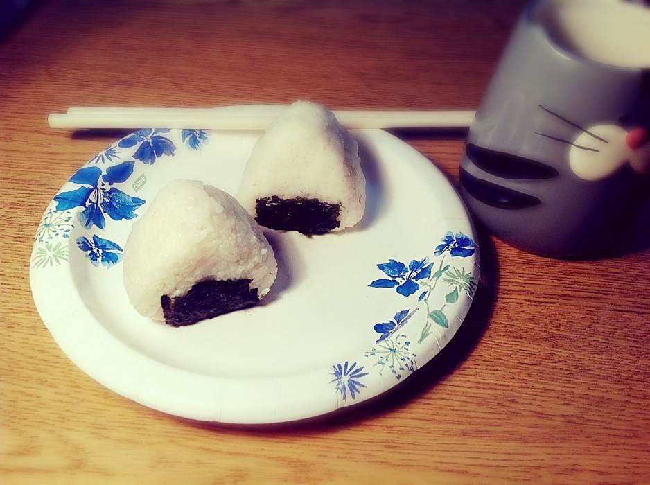 手捏飯糰 手捏飯糰