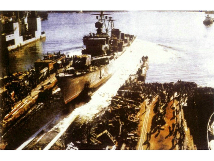 051型驅逐艦首艦濟南艦下水