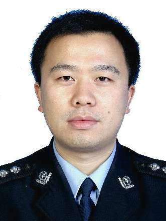 何黎(貴州省遵義市公安局匯川分局黨委委員、副局長、一級警長) 何黎(貴州省遵義市公安局匯川分局黨委委員、副局長、一級警長)