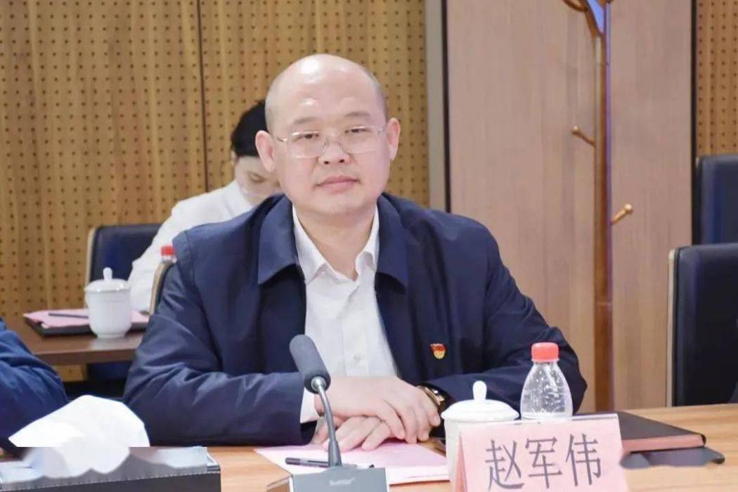 趙軍偉(鄭州市公共運輸集團有限公司黨委書記) 趙軍偉(鄭州市公共運輸集團有限公司黨委書記)