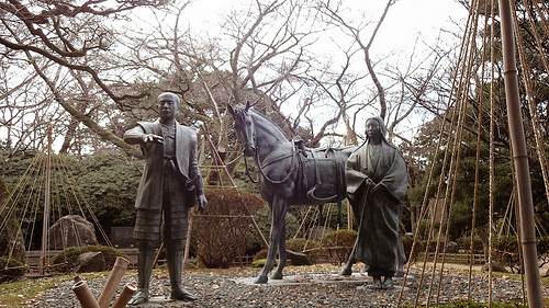 前田利家與正室芳春院銅像-日本小丸山公園